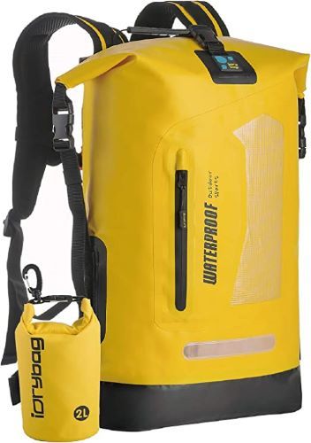 Best Dry Bags For Kayaking in 2023